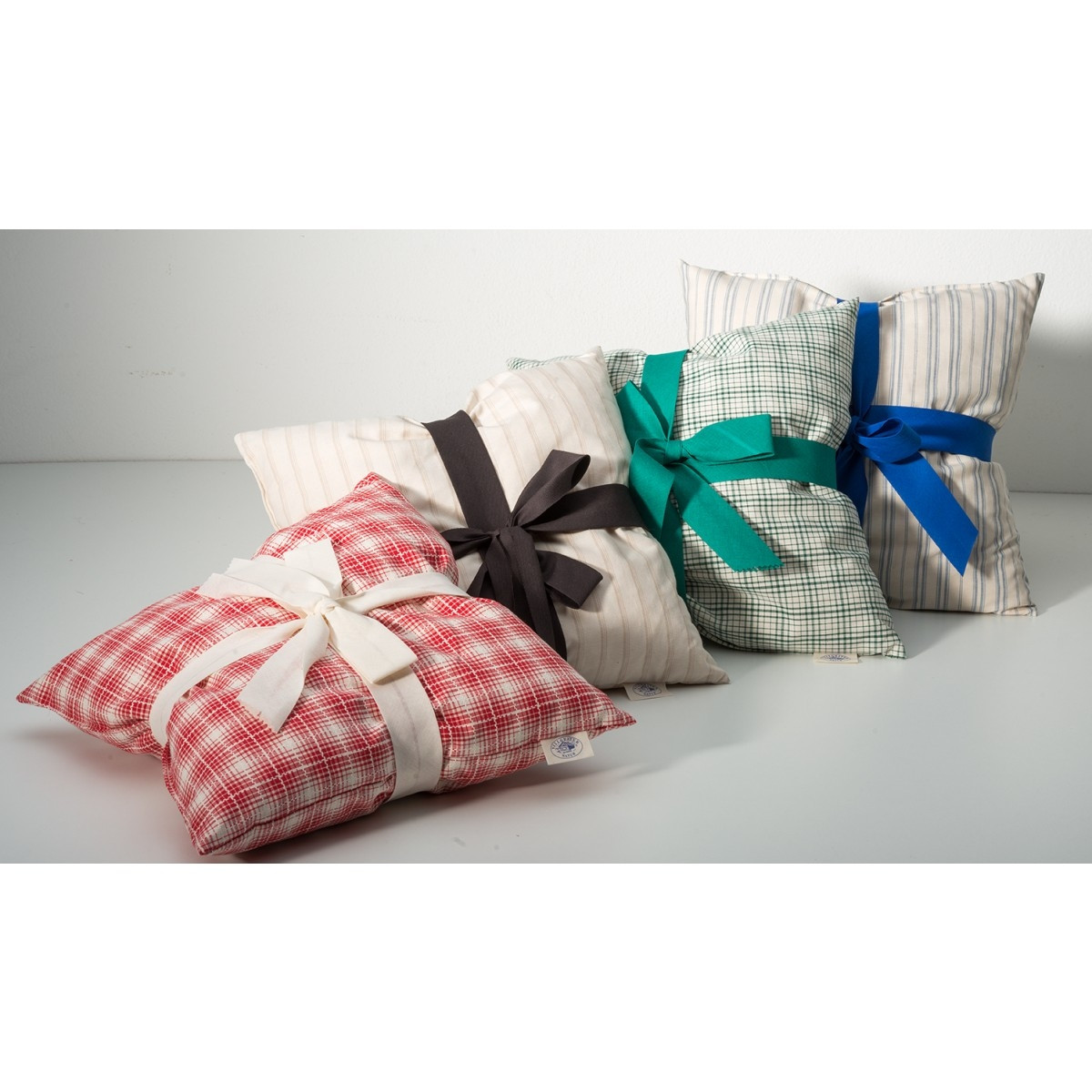 Zirbenkissen mit Naturbaumwollbezug grün-kariert 40 x 40 cm